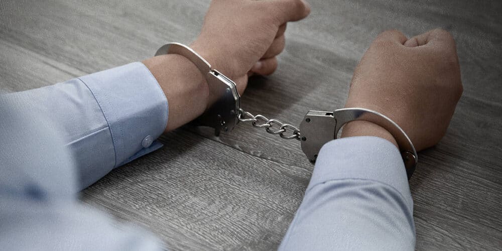 Ratgeber Festnahme - Wie sollte man sich bei einer Festnahme durch die Polizei verhalten?