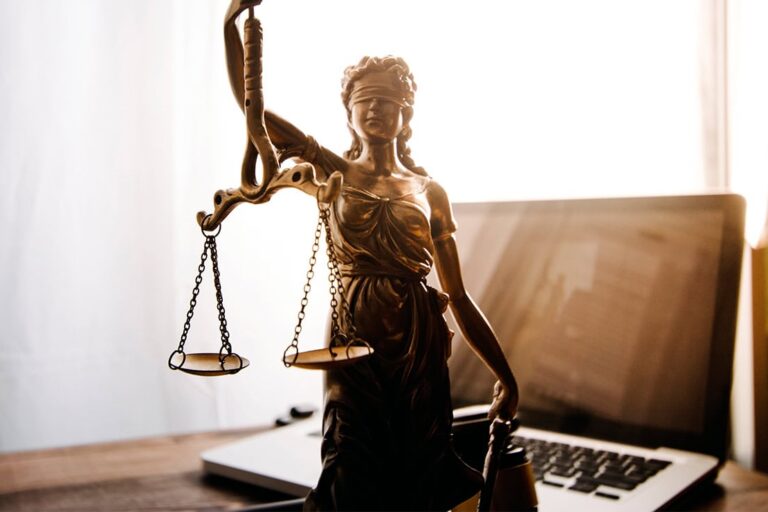 Selbstanzeige wegen Kinderpornografie - Vorteile und Risiken