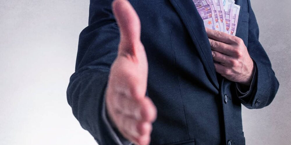 Was bedeutet Vorteilsannahme gemäß § 331 StGB?